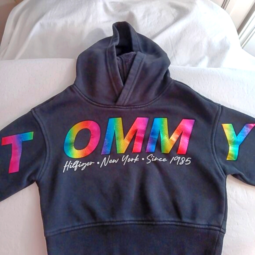 Tommy Hilfiger Girls Black Cropped Hoodie Sweatshirt Colorful Logo Size XS